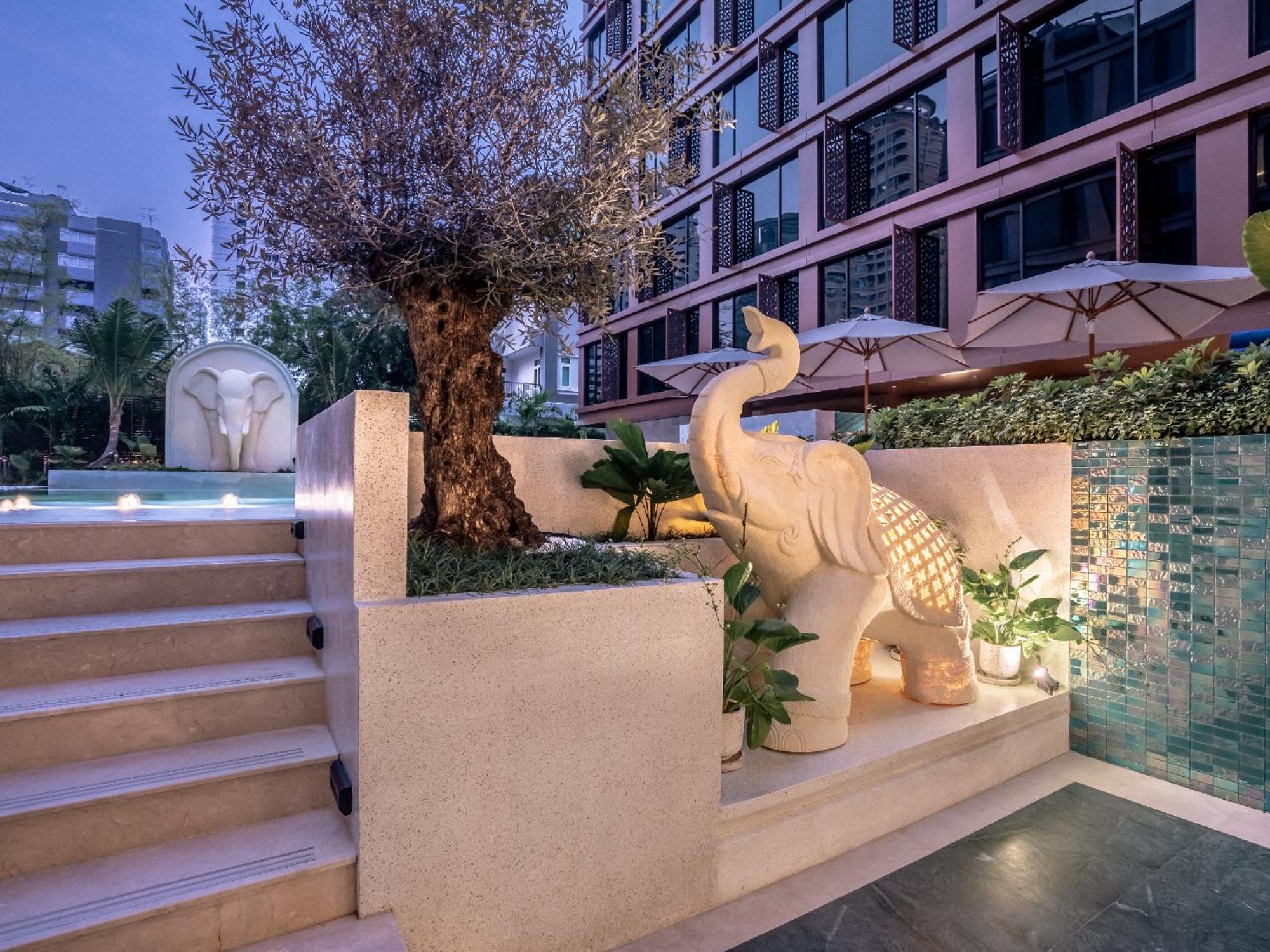 Nysa Hotel Bangkok Sukhumvit 11 Экстерьер фото The hotel's pool