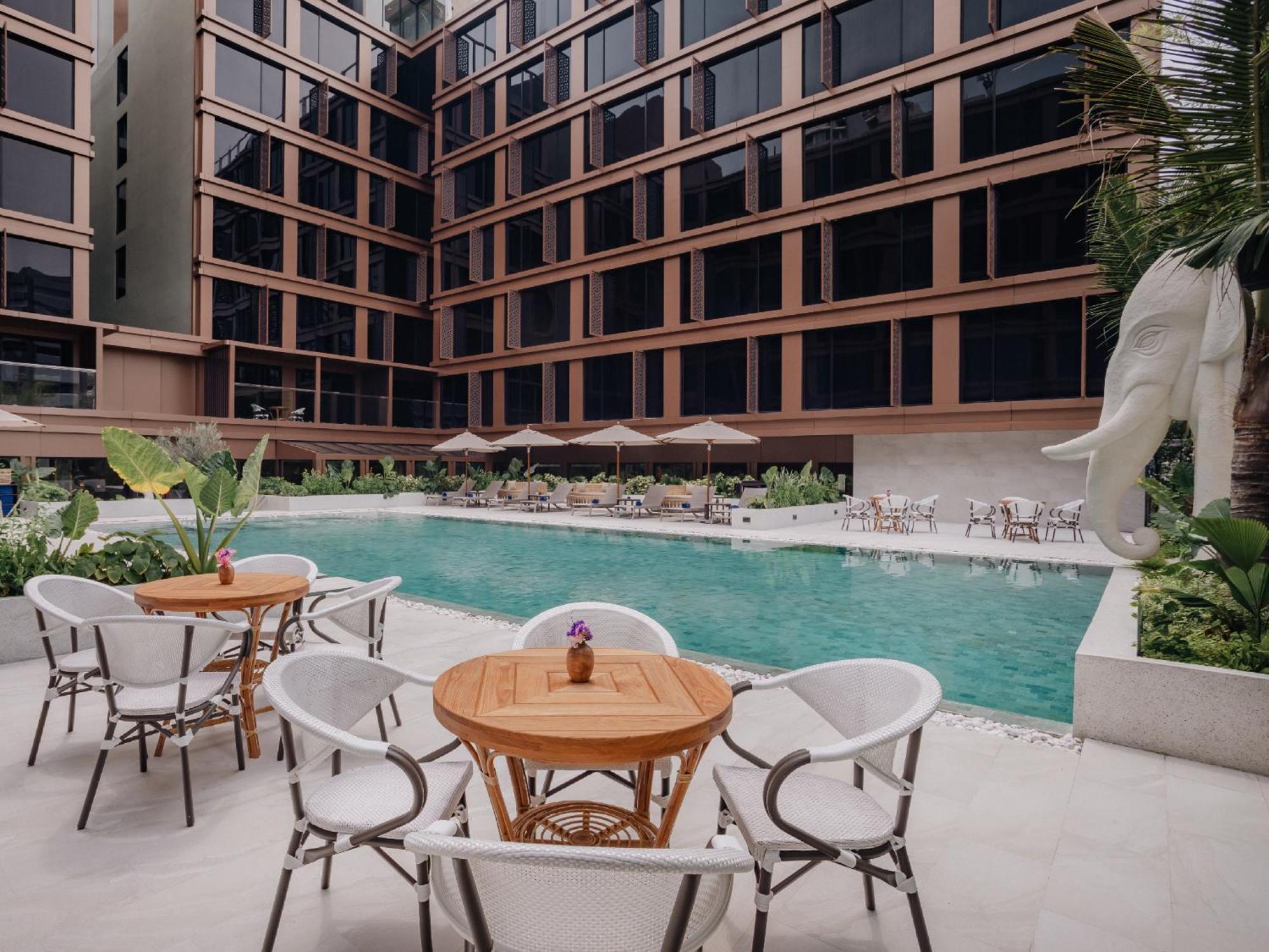 Nysa Hotel Bangkok Sukhumvit 11 Экстерьер фото The swimming pool at the hotel