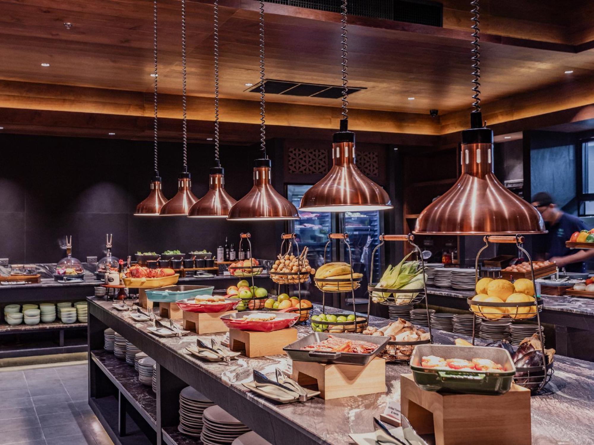 Nysa Hotel Bangkok Sukhumvit 11 Экстерьер фото The buffet at the hotel