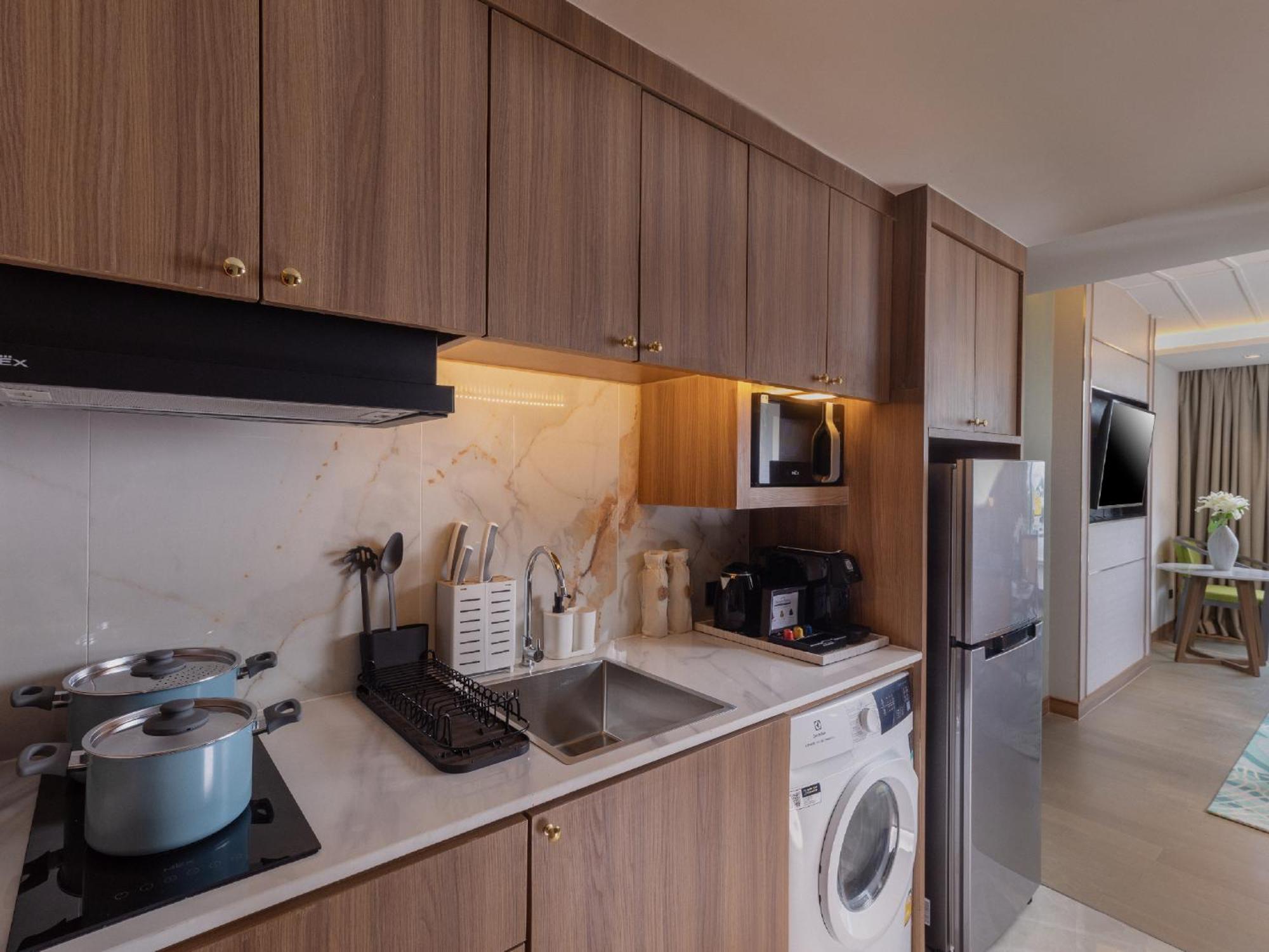 Nysa Hotel Bangkok Sukhumvit 11 Экстерьер фото A kitchen in a serviced apartment