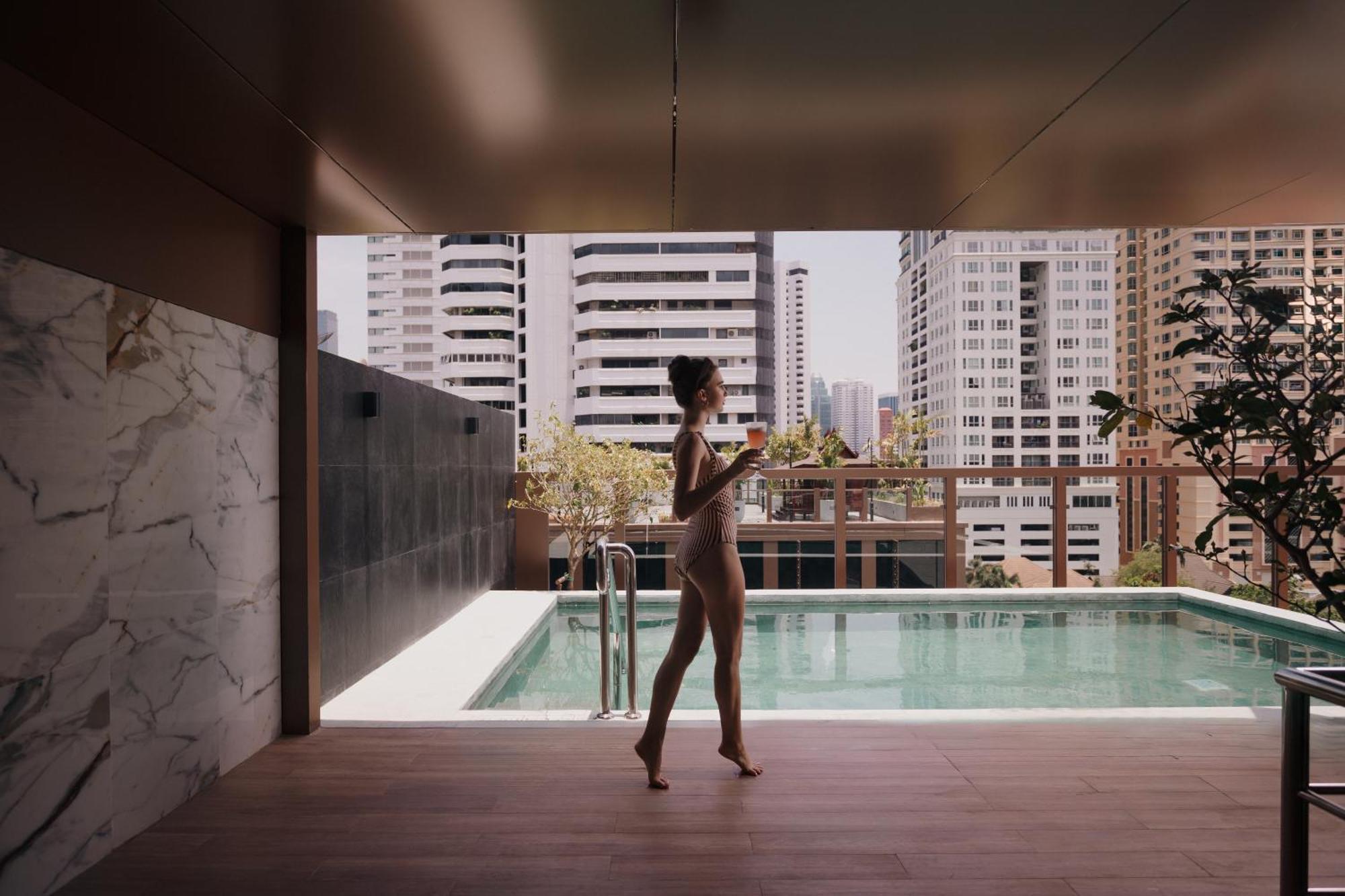 Nysa Hotel Bangkok Sukhumvit 11 Экстерьер фото The rooftop pool at The Standard, Bangkok Sukhumvit